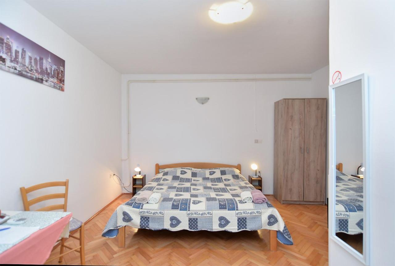 Rooms Veli Vrh 2208 Pula Zewnętrze zdjęcie